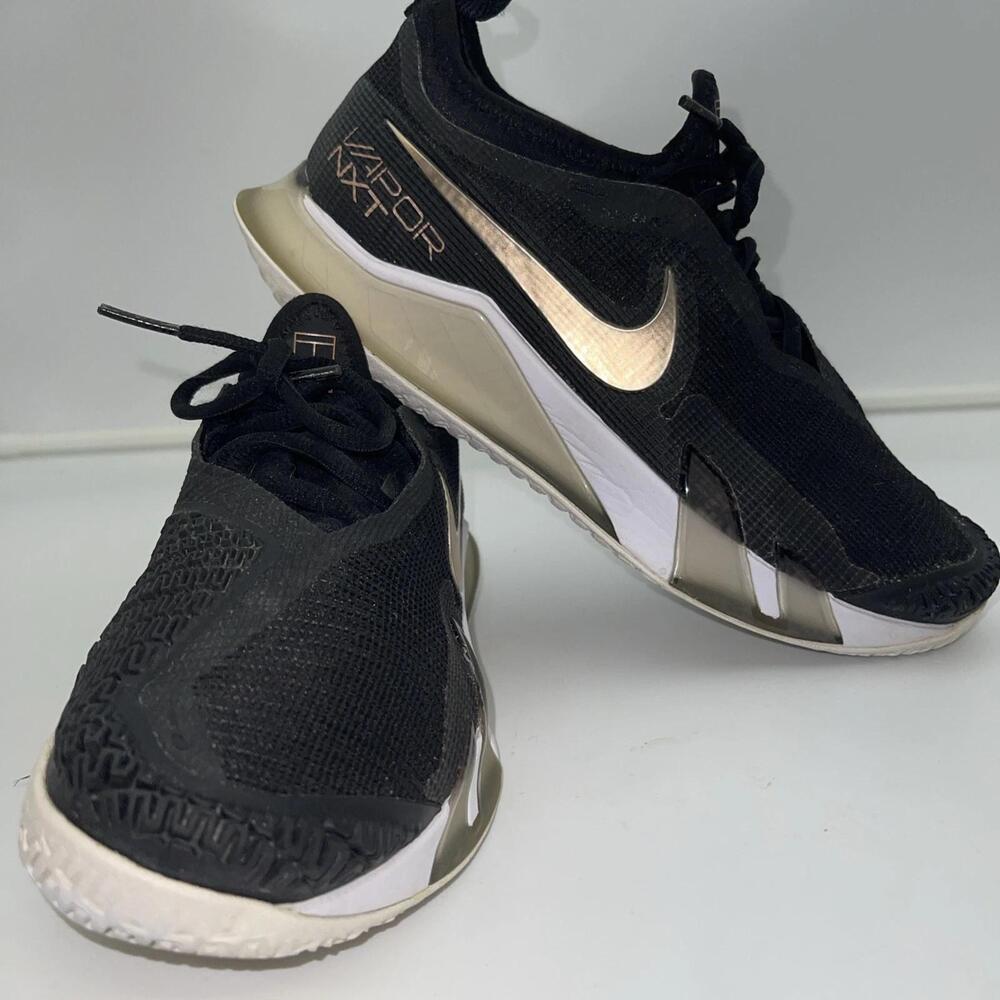 Nike Vapor NXT Shoes Womens Size 7.5 Black Gold Tennis Sneakers Low Top Court